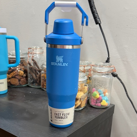 Stanley Other - 30oz azure color Stanley fast flow tumbler